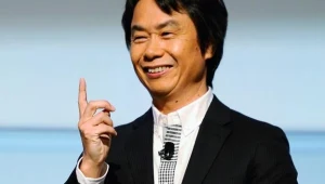 Miyamoto ze spokojem grozi palcem