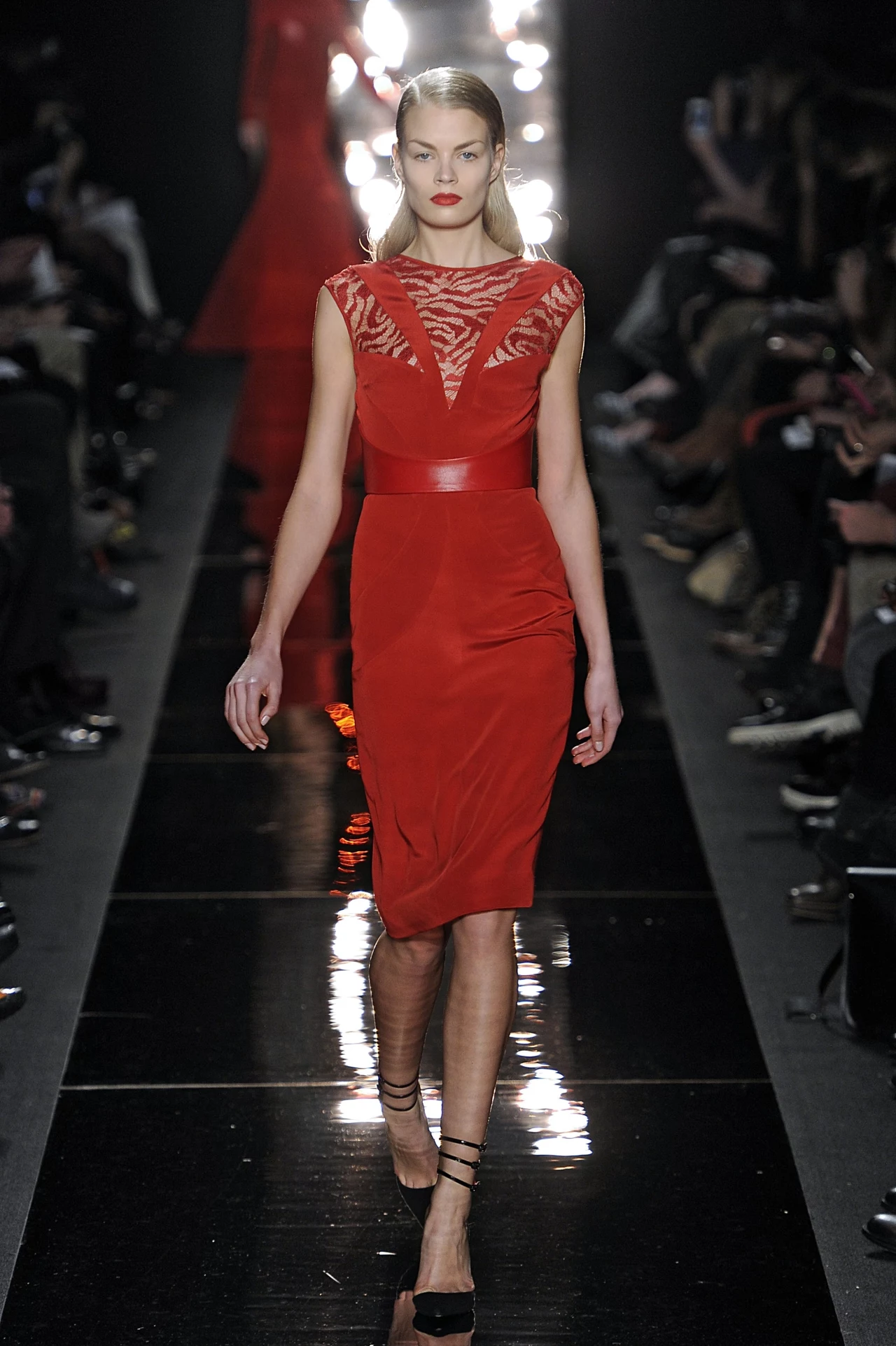 Projekt: Monique Lhuillier Projekt: Monique Lhuillier