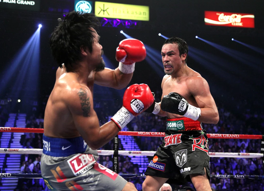 Juan Manuel Marquez (z prawej) znokautował Manny’ego Pacquiao