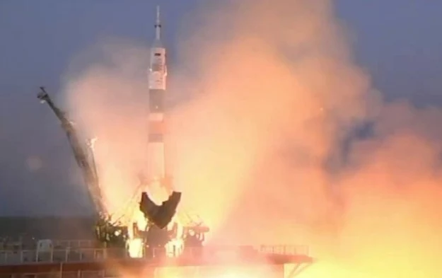 Soyuz wyniósł w przestrzeń trzech astronautów