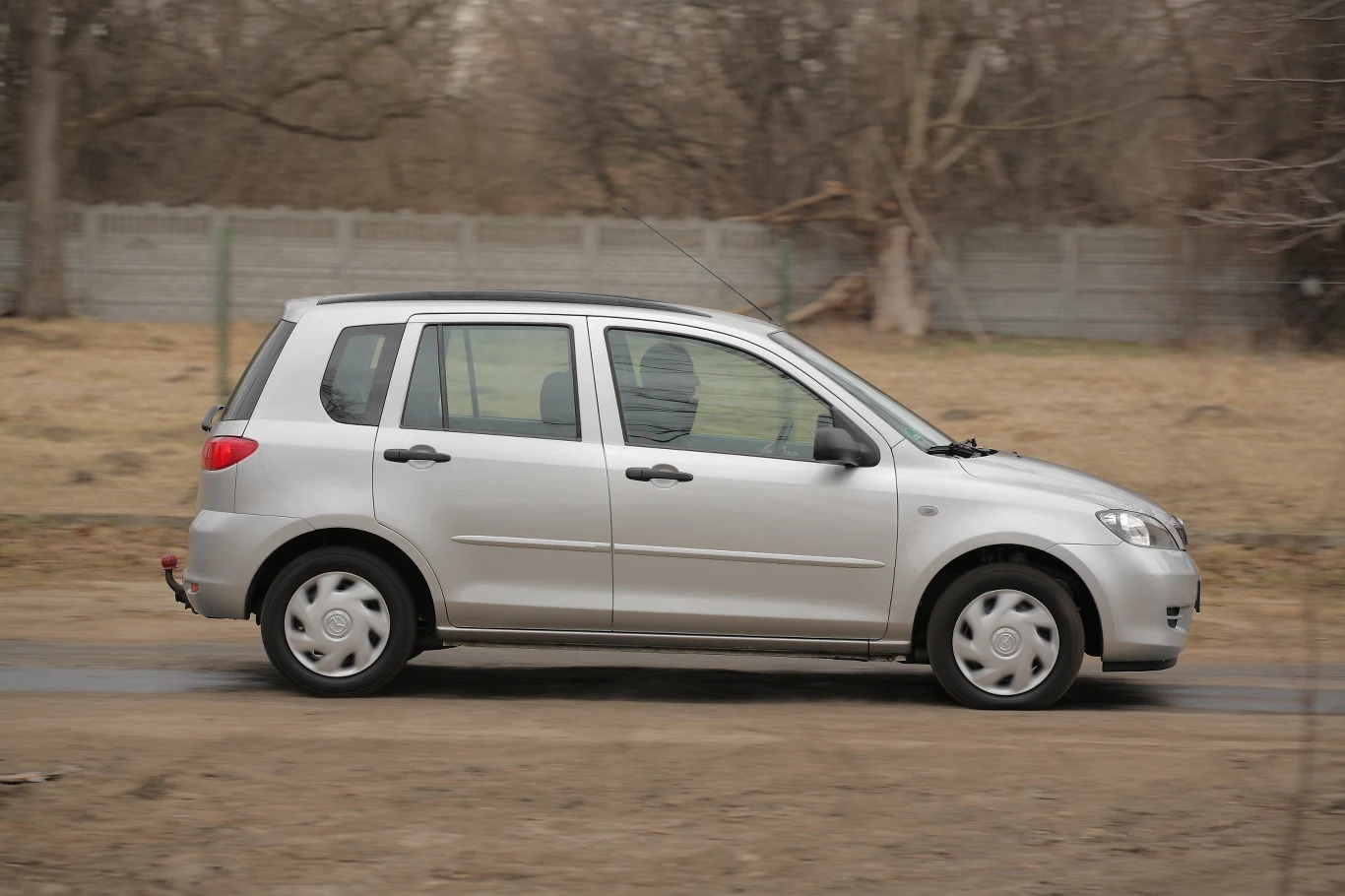 Statystycznie najbardziej problematycznym silnikiem w Maździe 2 jest diesel. Benzynowe nie psują się prawie wcale. Statystycznie najbardziej problematycznym silnikiem w Maździe 2 jest diesel. Benzynowe nie psują się prawie wcale.