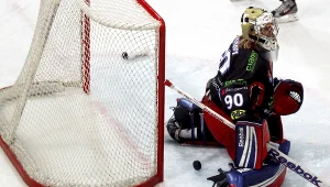 Bramkarz Ciarko PBS Bank Sanok Przemysław Odrobny