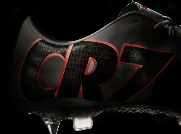 CR7 - to logo oznacza, że nowe Mercuriale dedykowane są wyłącznie Cristiano Ronaldo