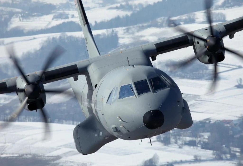 Podstawowy samolot transportowy Sił Powietrznych - CASA C-295M