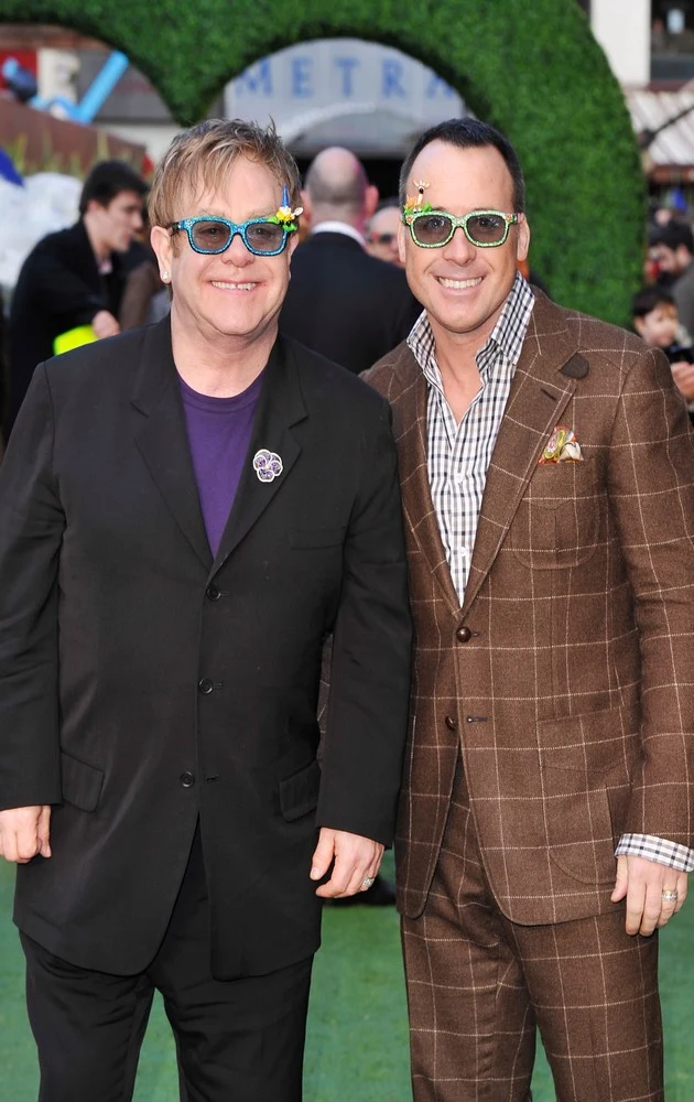 Elton John z mężem Elton John z mężem