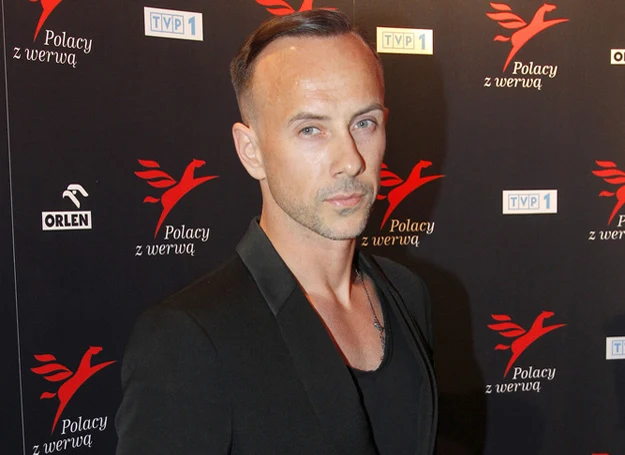 Nergal ewidentnie zauroczył się życiem śmietanki towarzyskiej.... Nergal ewidentnie zauroczył się życiem śmietanki towarzyskiej....