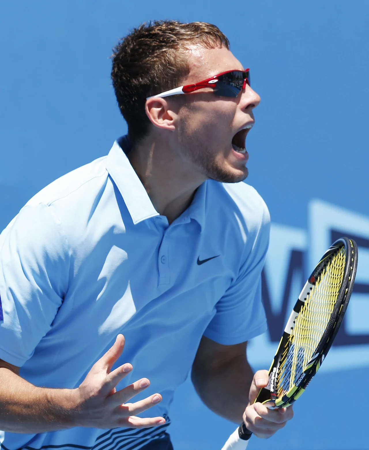 Jerzy Janowicz, rozstawiony z numerem 24., wygrał w środę z tenisistą z Indii Somdevem Devvarmanem 6:7 (10-12), 3:6, 6:1, 6:0, 7:5 i awansował do trzeciej rundy wielkoszlemowego turnieju Australian Open.