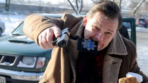 Ireneusz Czop wygłupia się na planie "Komisarza Aleksa"