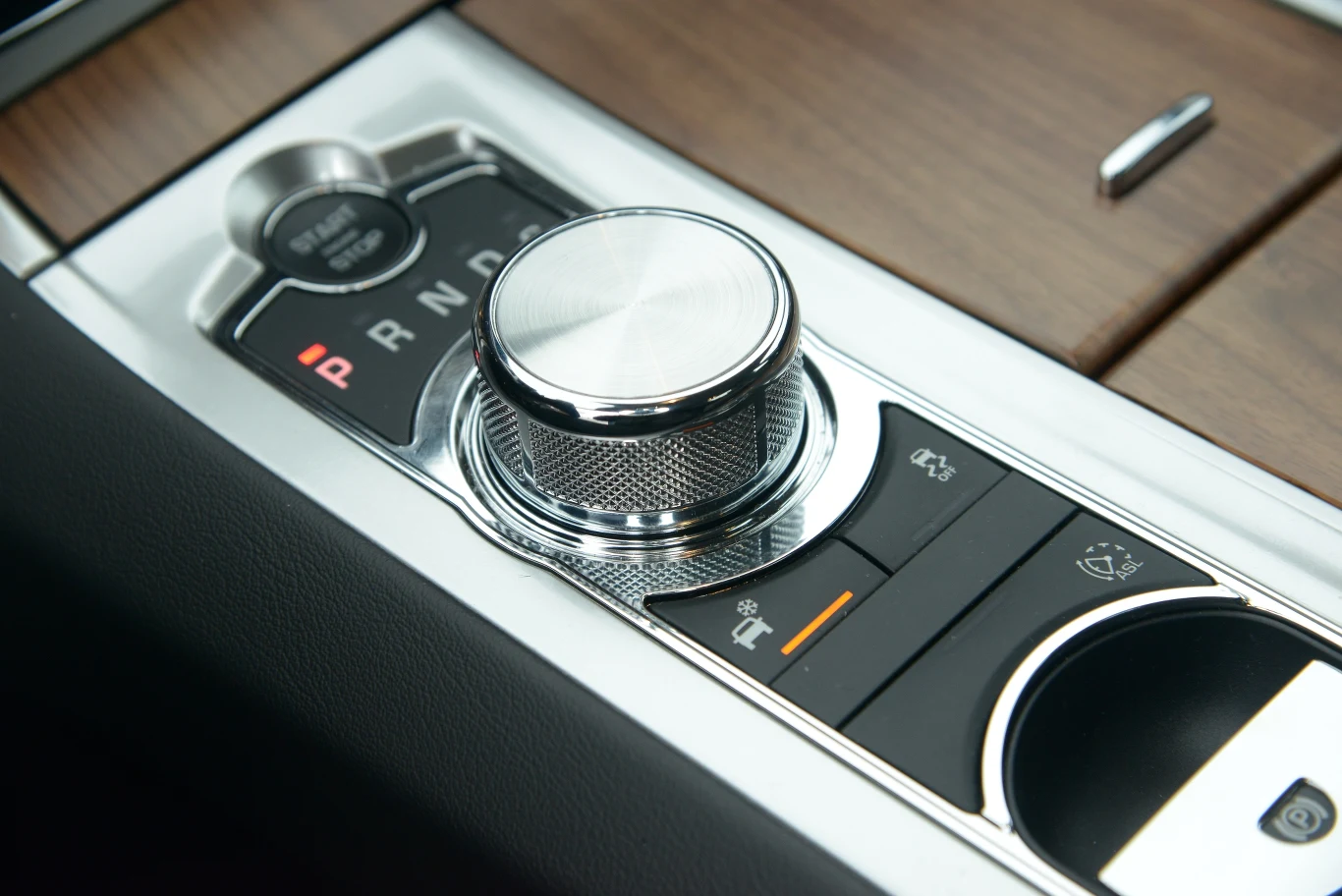 ...samo się wysuwa. ...samo się wysuwa.