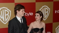 Emma Roberts i Evan Peters 