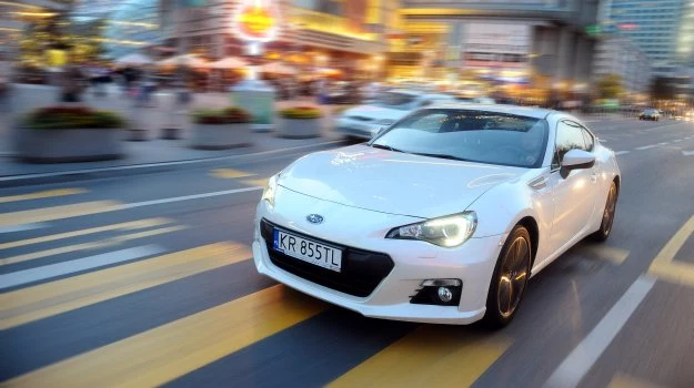 Subaru BRZ jest „bliźniakiem” Toyoty GT 86.