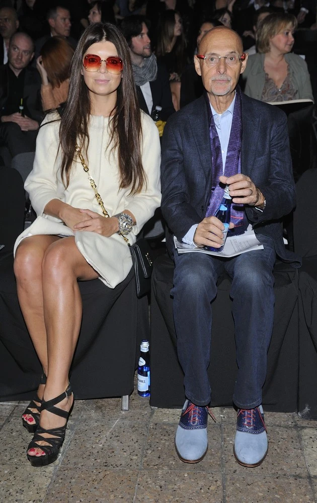 Dorota Wróblewska jest stałą bywalczynia pokazów. Dorota Wróblewska jest stałą bywalczynia pokazów.