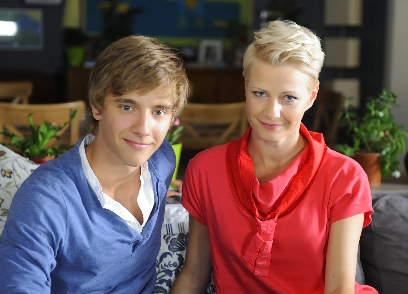 Na finanse nie może także narzekać popularny 17-latek z „Rodzinki.pl” – Maciej Musiał. Za dzień zdjęciowy młody gwiazdor otrzymuje… 4-5 tys. zł – wynika z ustaleń „SE”. Tyle samo co Małgorzata Kożuchowska. Tomek Karolak już nieco więcej – 7 tys.