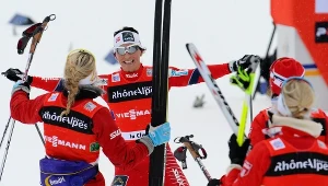 Marit Bjoergen i jej koleżanki z reprezentacji Norwegii