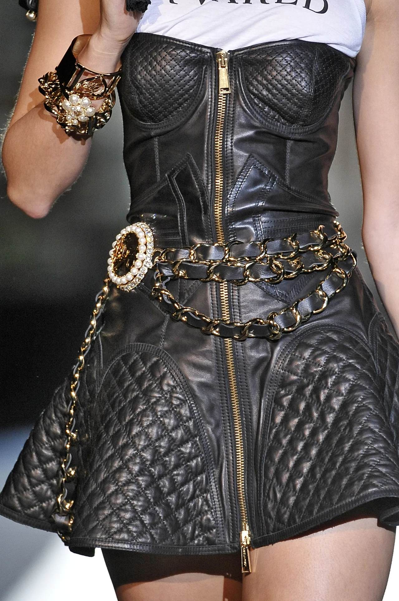 Zdjęcie pochodzi z kolekcji DSquared2 na sezon wiosna-lato 2013 Zdjęcie pochodzi z kolekcji DSquared2 na sezon wiosna-lato 2013
