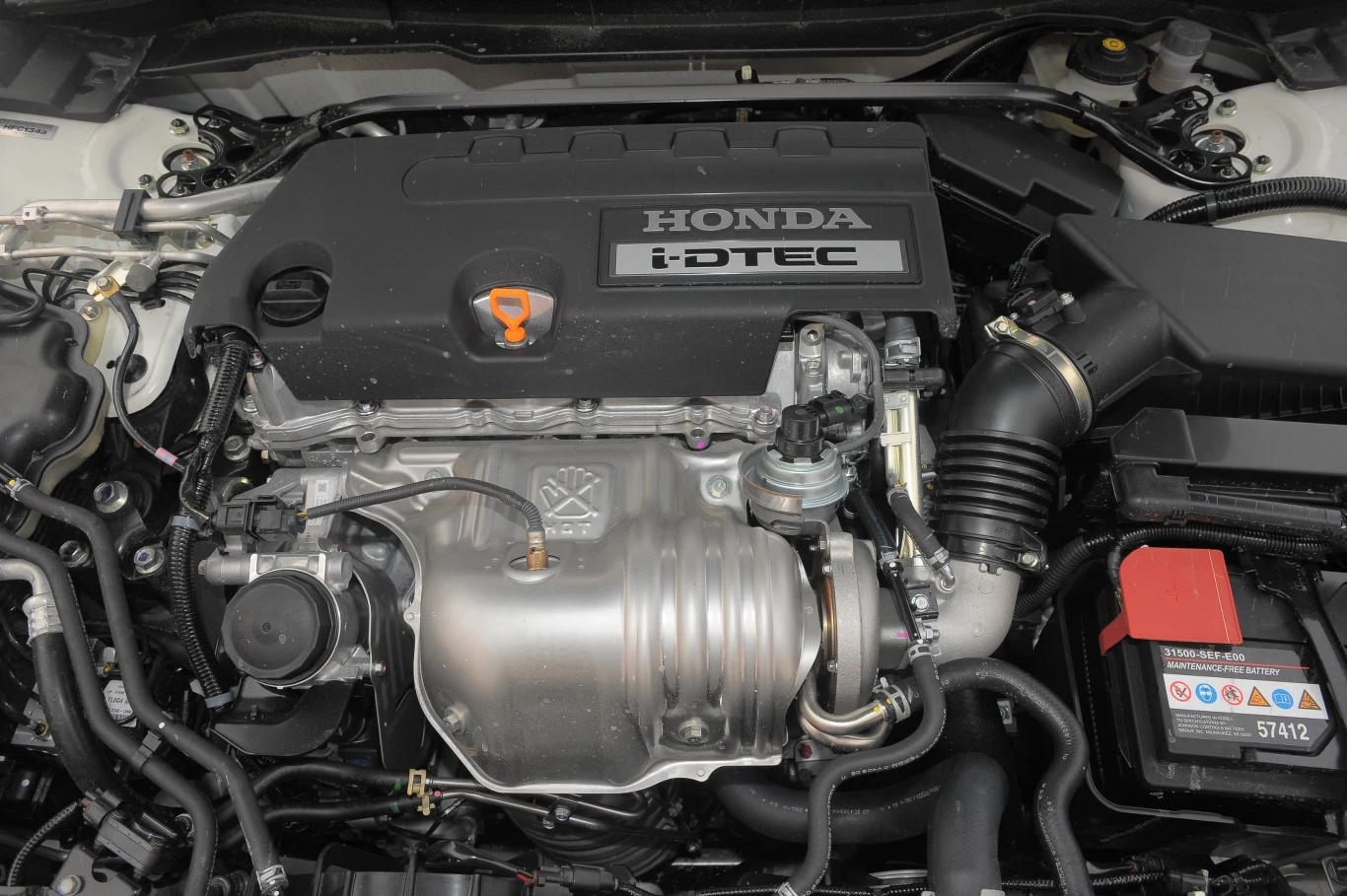 Wysokoprężny silnik Accorda idealnie pasuje do tego modelu. Jako jedyny w porównaniu ma łańcuch rozrządu. Wysokoprężny silnik Accorda idealnie pasuje do tego modelu. Jako jedyny w porównaniu ma łańcuch rozrządu.