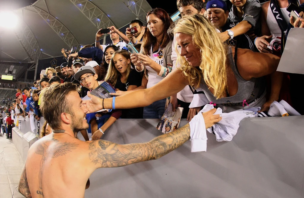 Anglik w swojej karierze bronił barw Manchesteru United, Realu Madryt, AC Milan i Los Angeles Galaxy, a teraz jest blisko podpisania umowy z francuskim Paris Saint Germain.