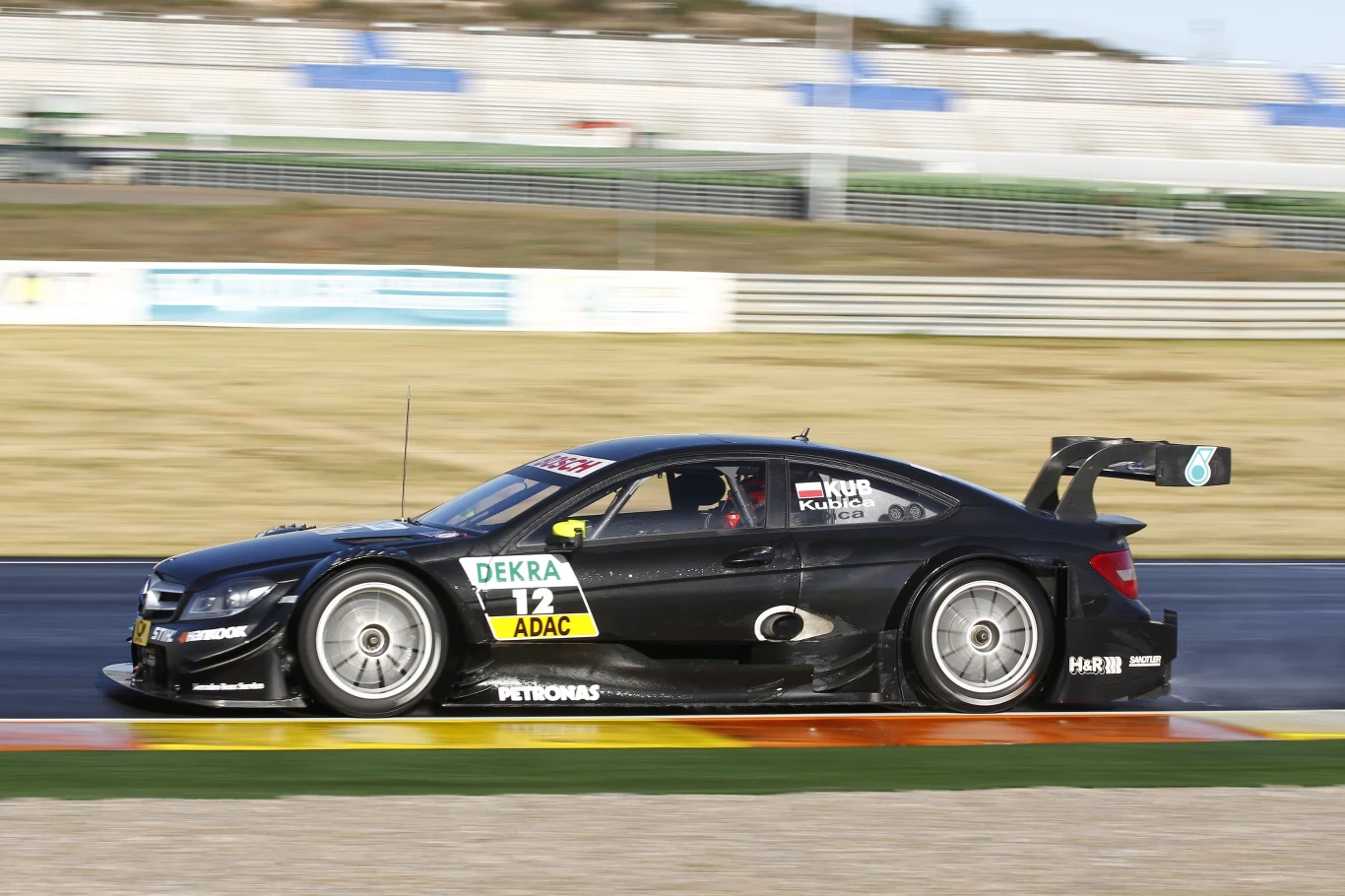 Kubica testuje Mercedesa DTM Kubica testuje Mercedesa DTM