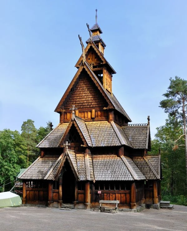 Kościół typu stav w Norweskim Muzeum Ludowym