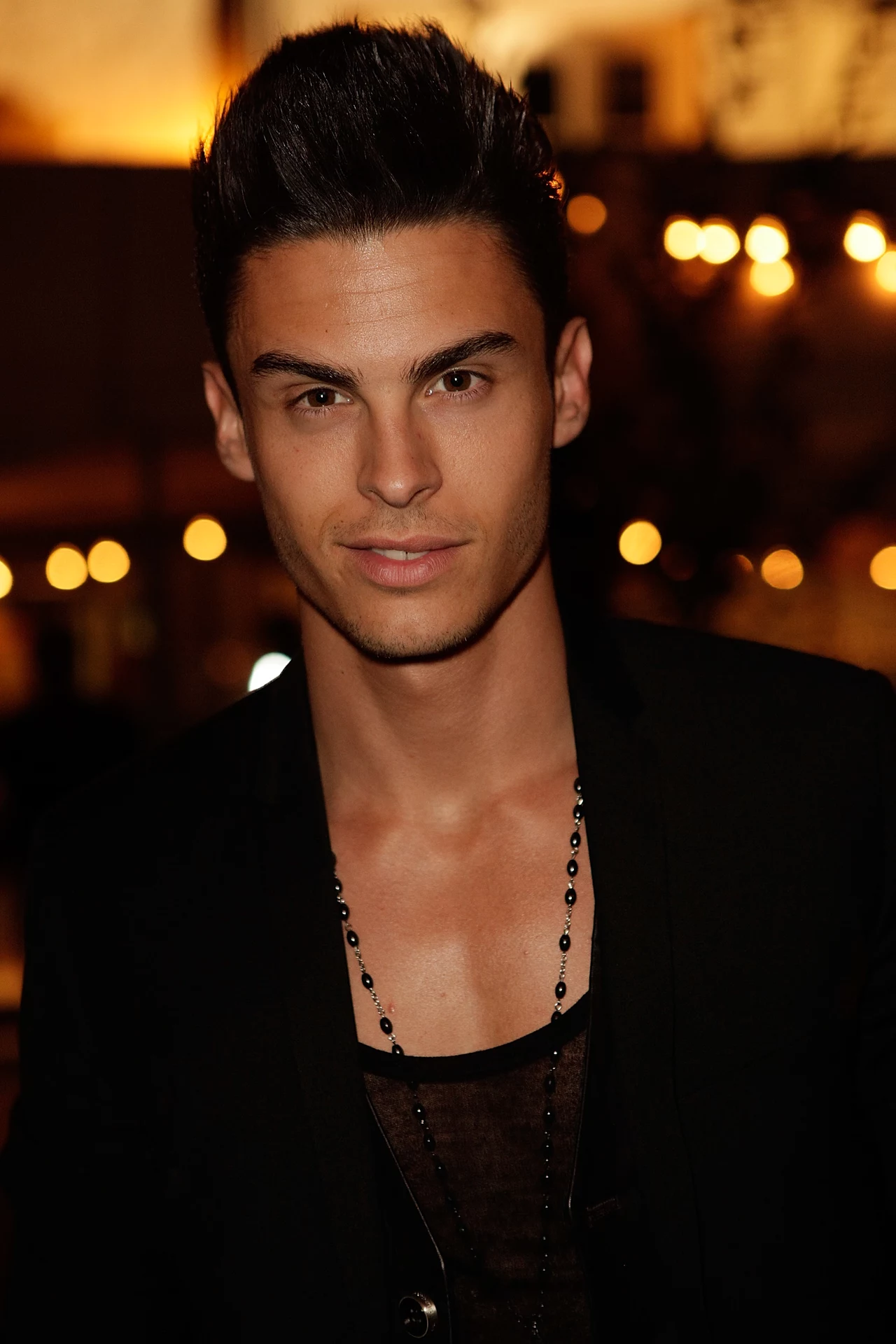 Baptiste Giabiconi nie tylko zajmuje się modellingiem, także śpiewa - w roku 2012 wydał płytę Baptiste Giabiconi nie tylko zajmuje się modellingiem, także śpiewa - w roku 2012 wydał płytę