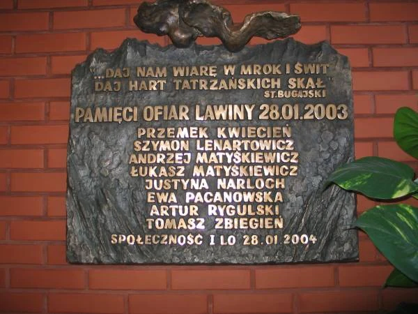 3 lata temu lawina pod Rysami porwała tyskich licealistów 3 lata temu lawina pod Rysami porwała tyskich licealistów