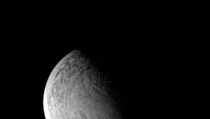 To zdjęcie księżyca sonda Cassini zrobiła w lutym 2005 roku