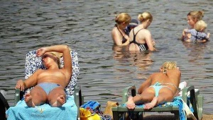 Zastrzyk zamiast leżenia na plaży?