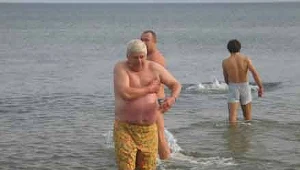 Kąpiel w lodowatym morzu, to także sposób na życie