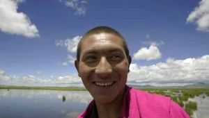 Największe jezioro Chin, święte dla  mieszkańców Tybetu kurczy się