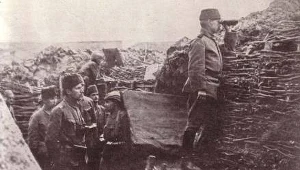 Tureccy żołnierze w okopach pod Złotą Lipą