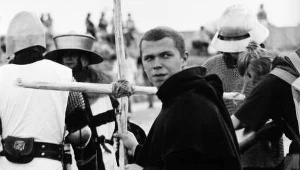 Ci, którzy nie walczyli, dodawali otuchy przed bitwą... (Grunwald 2001)