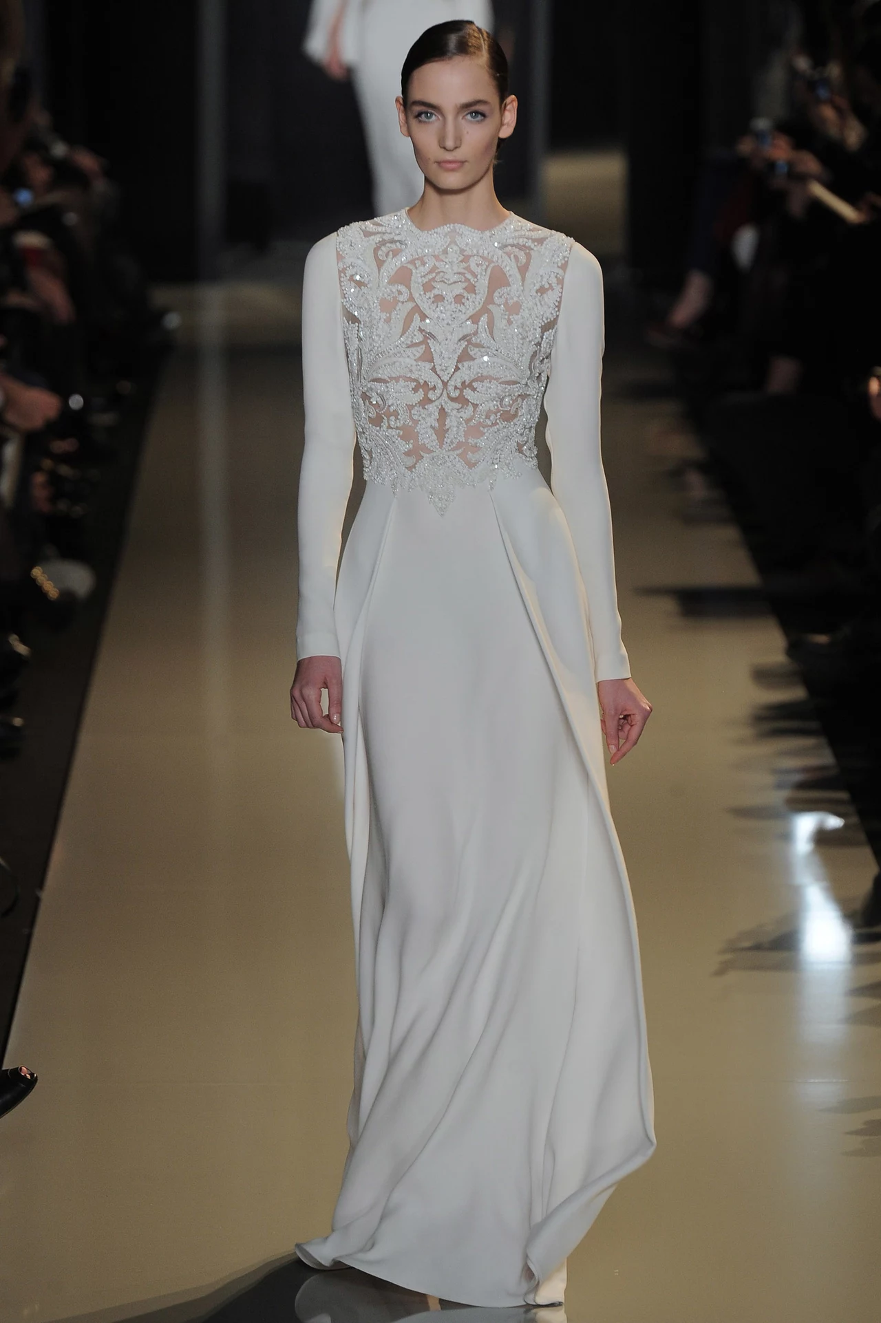 Zuzanna Bijoch w pokazie Elie Saaba - Fashion Week Haute Couture - wiosna/lato 2013 Zuzanna Bijoch w pokazie Elie Saaba - Fashion Week Haute Couture - wiosna/lato 2013
