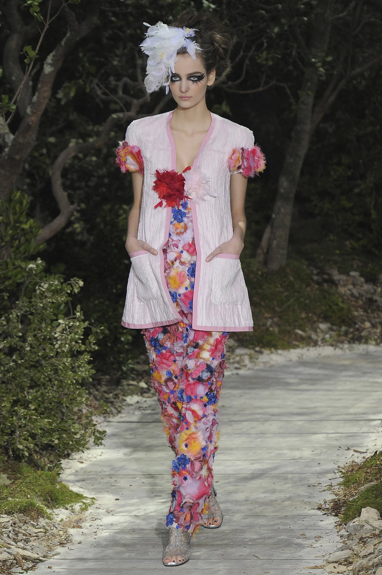 Zuzanna Bijoch w pokazie Chanel - Fashion Week Haute Couture - wiosna/lato 2013 Zuzanna Bijoch w pokazie Chanel - Fashion Week Haute Couture - wiosna/lato 2013