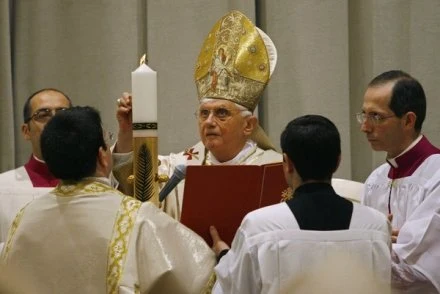 Liturgia Wielkiej Soboty w Watykanie Liturgia Wielkiej Soboty w Watykanie
