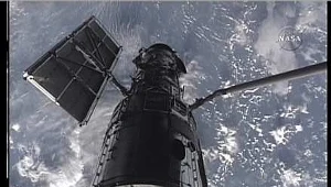 Prom Atlantis przechwycił teleskop Hubble'a