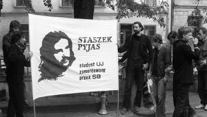 Czarny marsz w rocznicę zamordowania Stanisława Pyjasa/fot. Andrzej Stawiarski