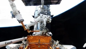 Astronauci naprawili teleskop Hubble'a