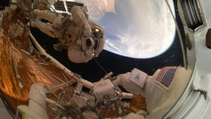 Kosmiczny teleskop Hubble'a znów na orbicie