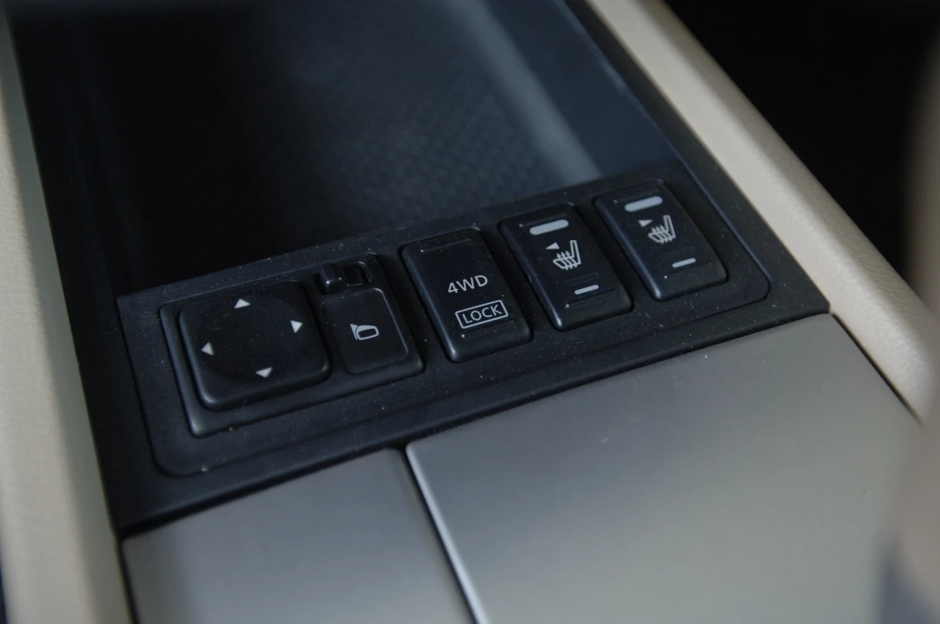 W ekstremalnej sytuacji napęd 4x4 można zablokować przyciskiem.