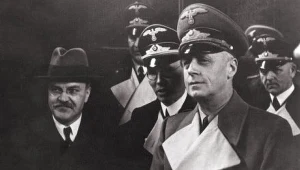 Wiaczesław Mołotow (z lewej) i Joachim von Ribbentrop