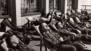 Niemieccy żołnierze w Zakopanem. Co musiałoby się stać, byśmy nie musieli oglądać tego zdjęcia?