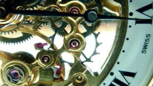 Czas się cofa, ale tego nie pamiętamy?