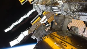 Danny Olivas i Christer Fuglesang podczas wykonywania narpaw w przestrzeni kosmicznej