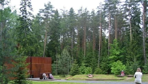 Komuniści chcą komisji w sprawie Katynia. "To nie my!"