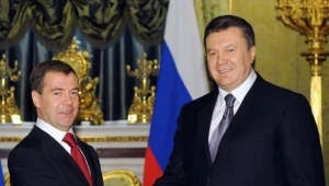 Wiktor Janukowycz (P) z prezydentem Rosji