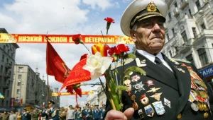 W roku 2009 w paradzie wzięło udział 9 tysięcy żołnierzy