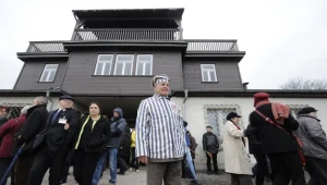 Przed bramą Buchenwaldu