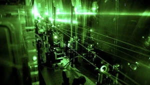 Aparatura laserowa wykorzystana do pomiaru rozmiarów protonu. Fot.  Paul-Scherrer-Institute