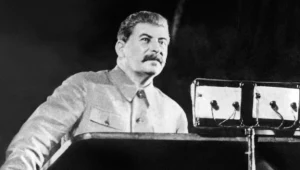 Józef Stalin osobiście podejmował decyzje dotyczące działań Armii Czerwonej w Polsce