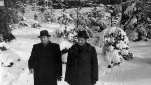 Henryk Sławik i József Antall w górach Matry podczas wizytacji jednego z obozów polskich*